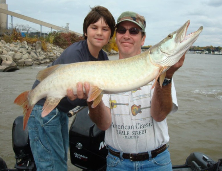 muskie fishing guide service green bay wi