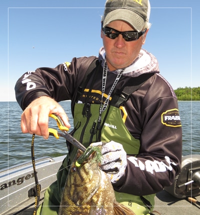 fishing guide in green bay for walleyes