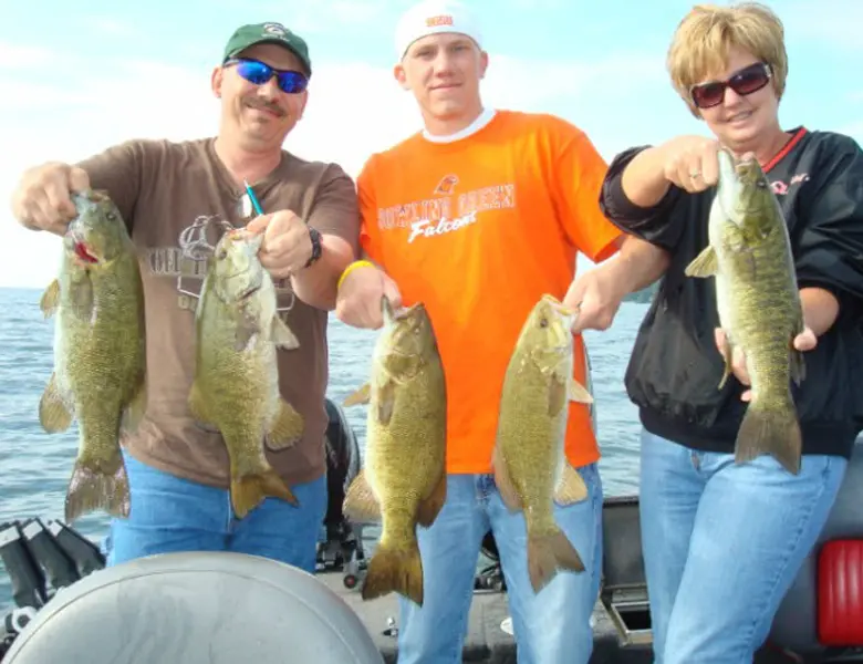 smallmouth fishing guide service green bay