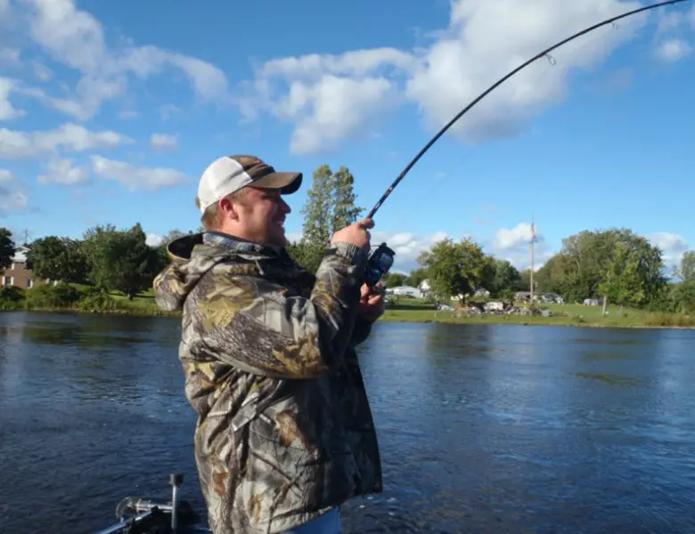 sturgeon fishing guide service on menomonie river